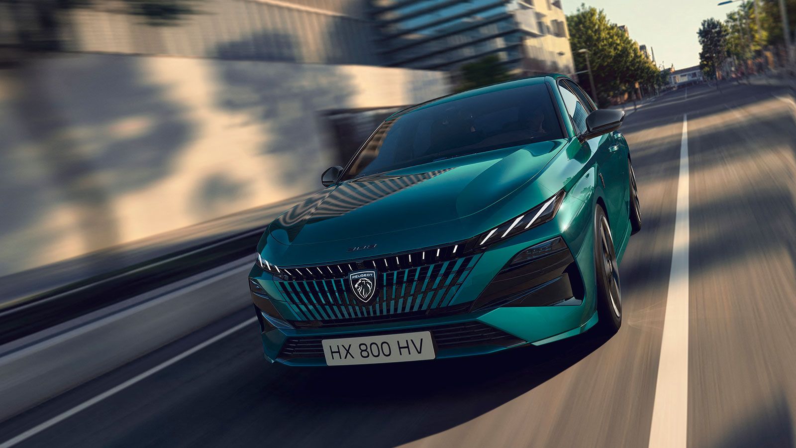 Peugeot E-308: Γιατί αξίζει αν θες ηλεκτρικό οικογενειακό